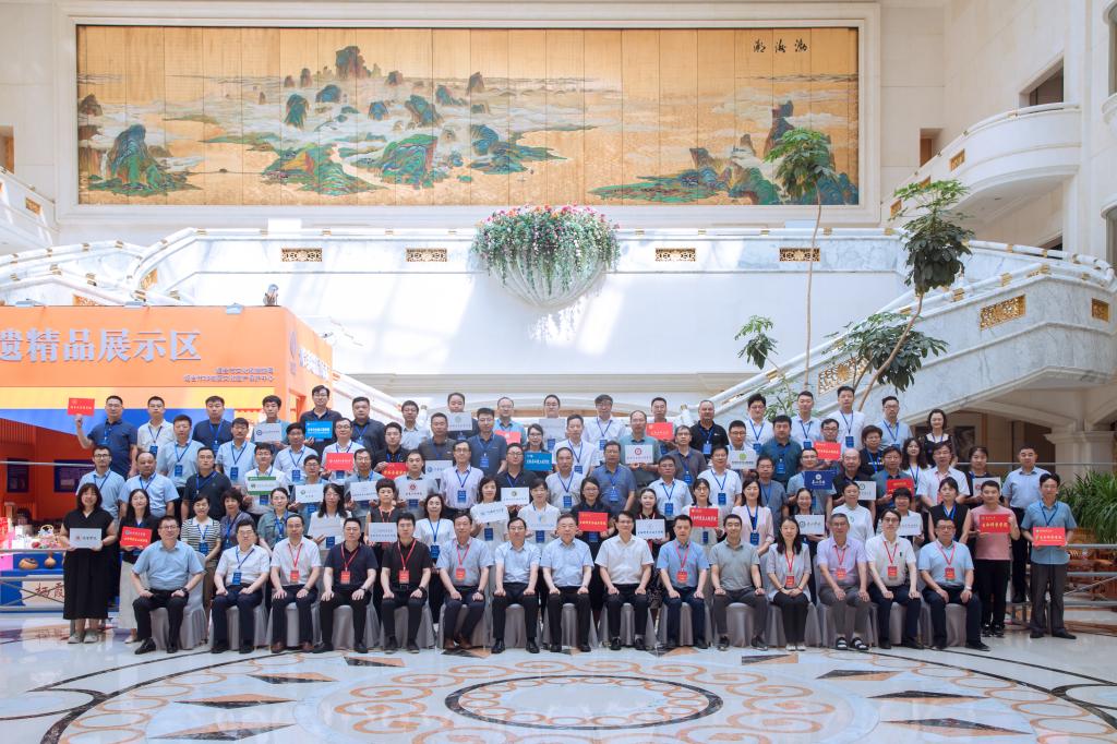 k8凯发教师参加“黄河流域生物医药与大健康产教融合协同创新共同体成立大会暨首届黄河流域生物医药与大健康产业高峰论坛”