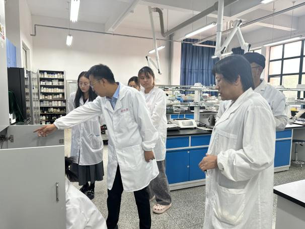 k8凯发实验中心开展学期末实验室安全大检查