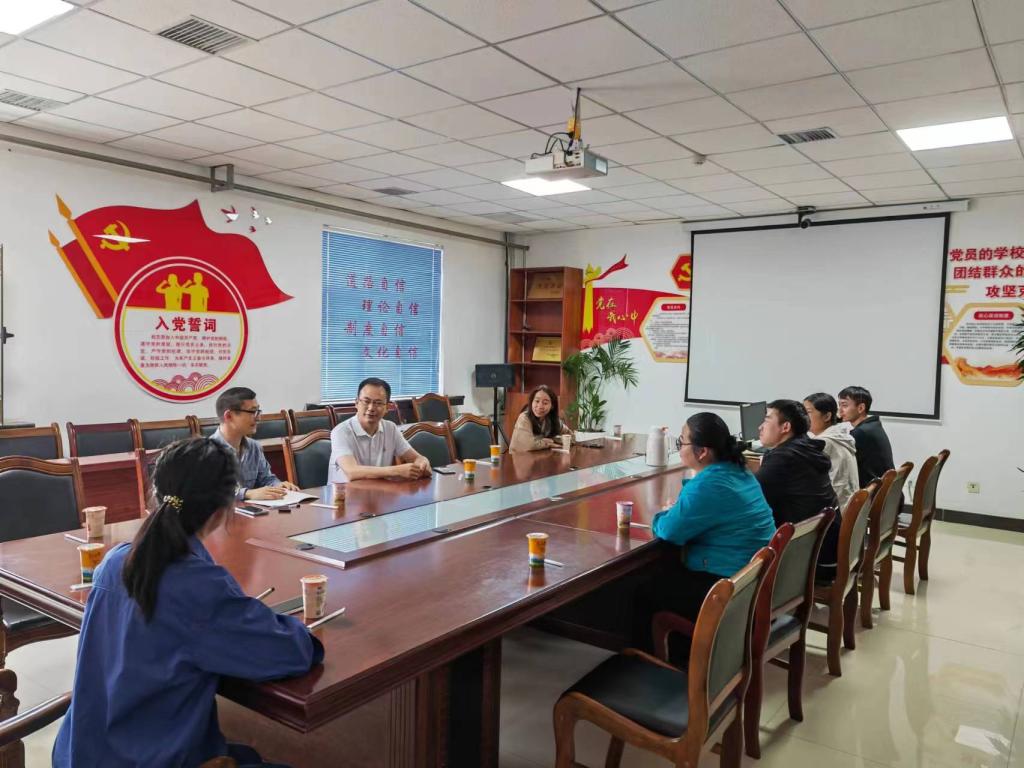 嘉峪关市科技局领导调研祁牧乳业并看望k8凯发实习员工